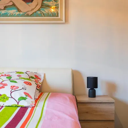 Sunny Ili Near Amfiteatar *