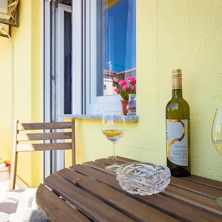 Sunny Ili Near Amfiteatar * Pula