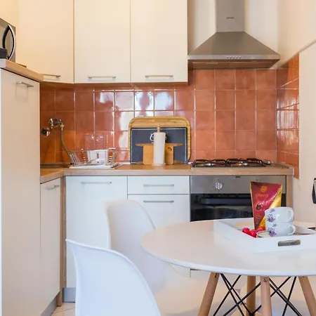 Апартаменты Sunny Ili Near Amfiteatar *