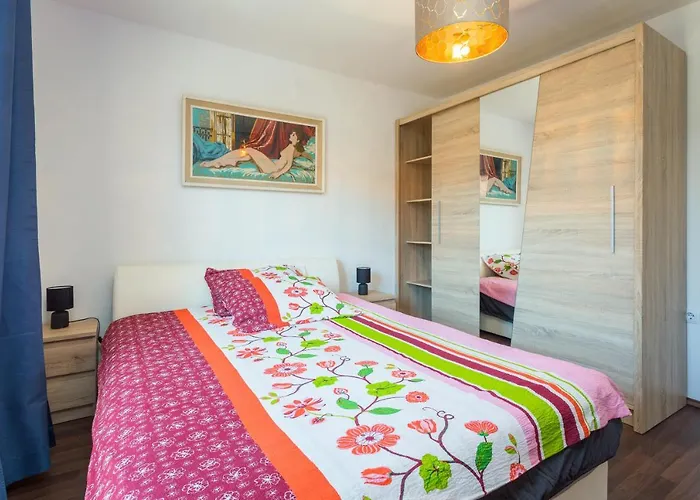 Daire Sunny Ili Near Amfiteatar