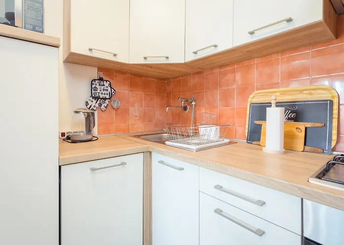 Sunny Ili Near Amfiteatar *