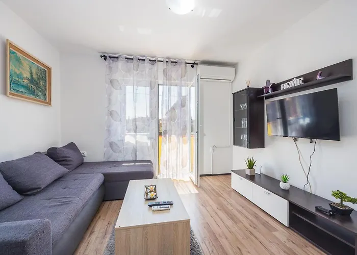 Daire Sunny Ili Near Amfiteatar Pula